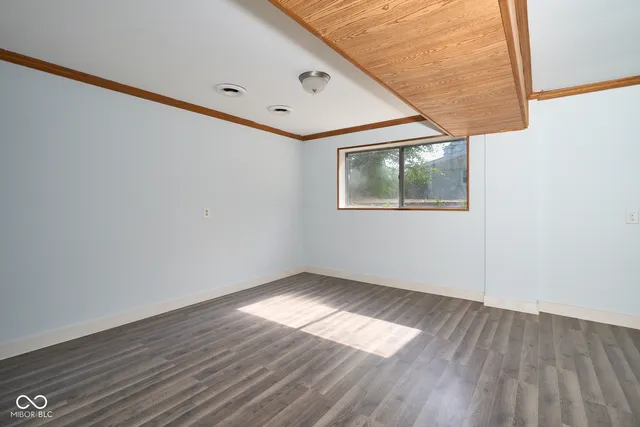 $220,000 | 2606 Shakespeare Drive, Southport, IN 46227