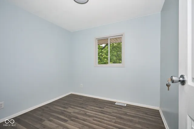 $220,000 | 2606 Shakespeare Drive, Southport, IN 46227