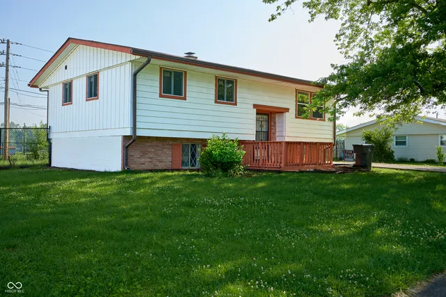 $220,000 | 2606 Shakespeare Drive, Southport, IN 46227