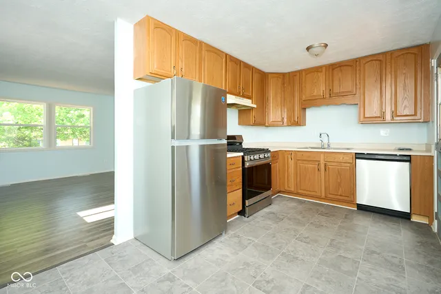 $220,000 | 2606 Shakespeare Drive, Southport, IN 46227