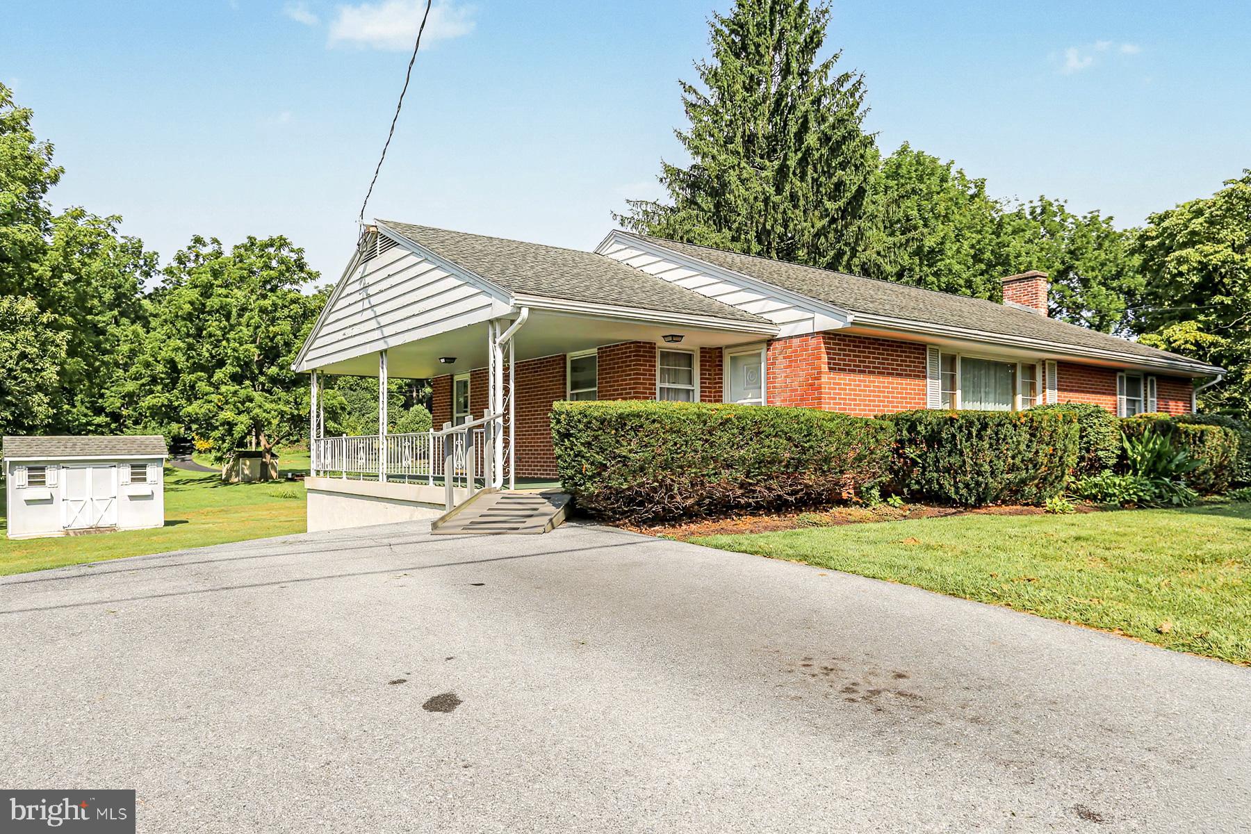 492 Middletown Road Hummelstown, PA 17036 - Photo 4 of 39 Gallery Image 4