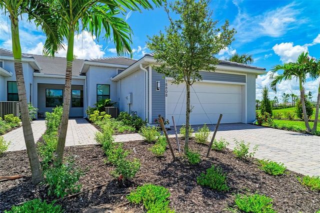 $450,000 | 18808 Indian Rock Place, Lakewood Ranch, FL 34211