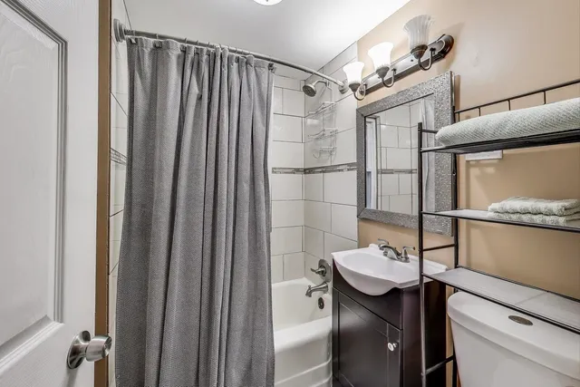 $320,000 | 1007 Ferdinand Avenue, Forest Park, IL 60130