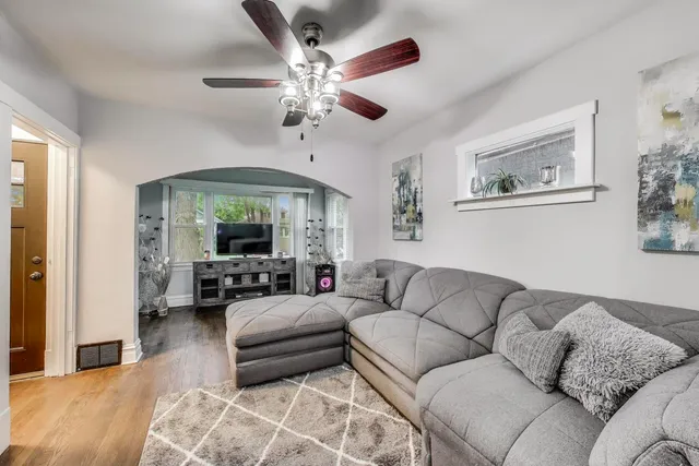 $320,000 | 1007 Ferdinand Avenue, Forest Park, IL 60130