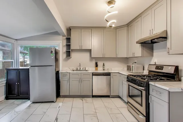 $320,000 | 1007 Ferdinand Avenue, Forest Park, IL 60130