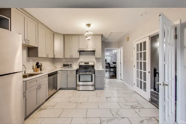 $320,000 | 1007 Ferdinand Avenue, Forest Park, IL 60130