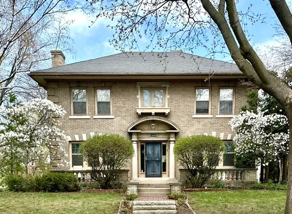 $589,000 | 2400 East Newton Avenue, Shorewood, WI 53211