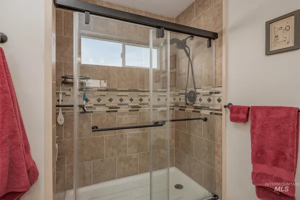 $697,500 | 4073 Lincoln Drive, Ontario, OR 97914