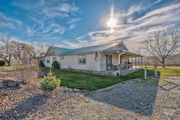 $697,500 | 4073 Lincoln Drive, Ontario, OR 97914