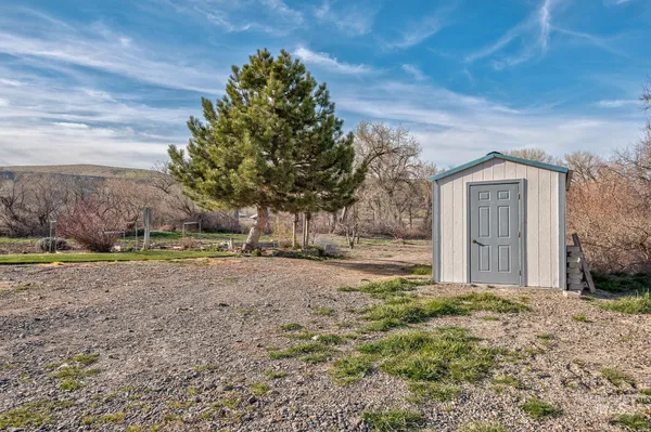 $697,500 | 4073 Lincoln Drive, Ontario, OR 97914