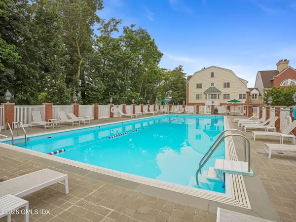 $9,000 | 51 Forest Avenue, Unit 25, Old Greenwich, CT 06870