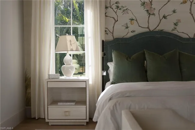 $18,700,000 | 3295 Gordon Drive, Naples, FL 34102