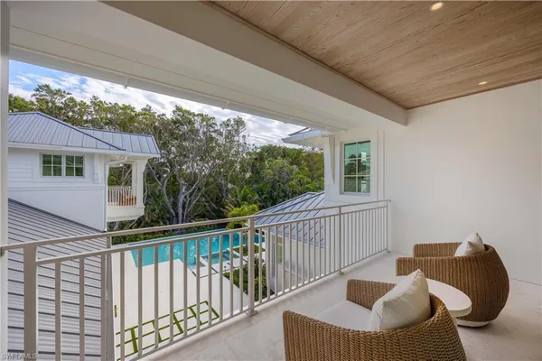 $17,700,000 | 3295 Gordon Drive, Naples, FL 34102