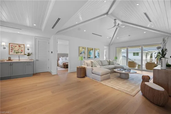 $17,700,000 | 3295 Gordon Drive, Naples, FL 34102