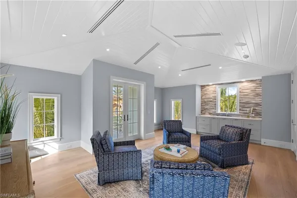 $17,700,000 | 3295 Gordon Drive, Naples, FL 34102