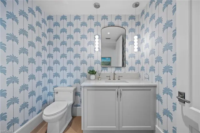 $18,700,000 | 3295 Gordon Drive, Naples, FL 34102