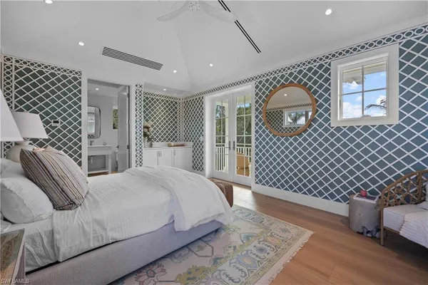 $17,700,000 | 3295 Gordon Drive, Naples, FL 34102