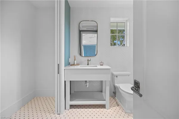 $17,700,000 | 3295 Gordon Drive, Naples, FL 34102