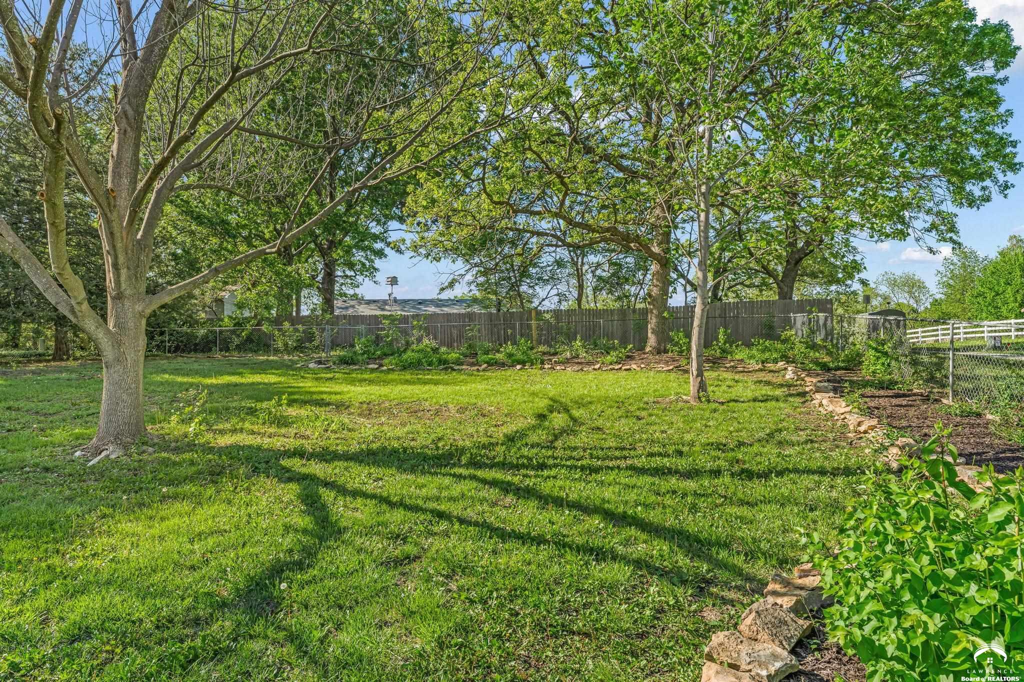 2600 Oxford Road Lawrence, KS 66049 - Photo 14 of 19