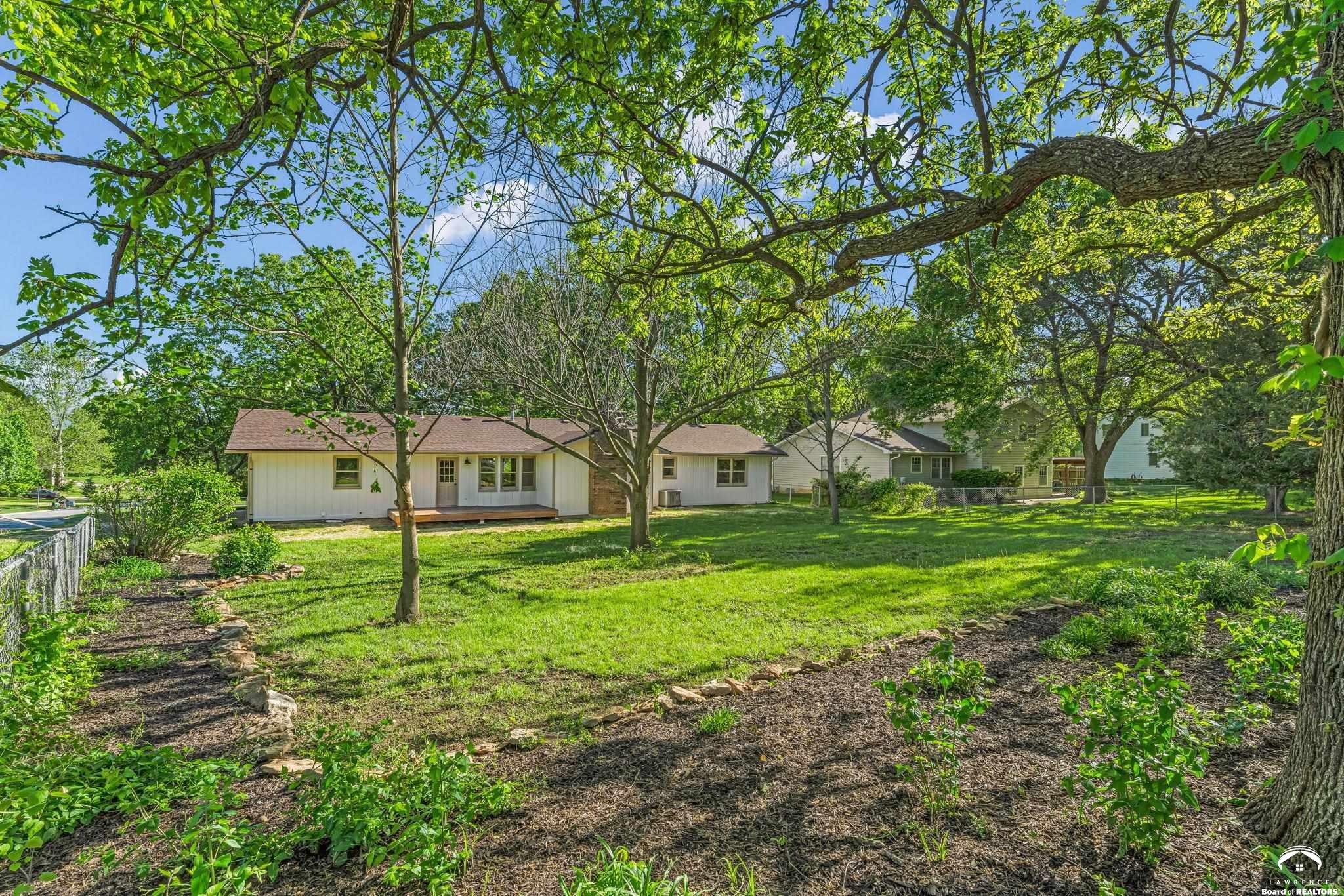 2600 Oxford Road Lawrence, KS 66049 - Photo 15 of 19