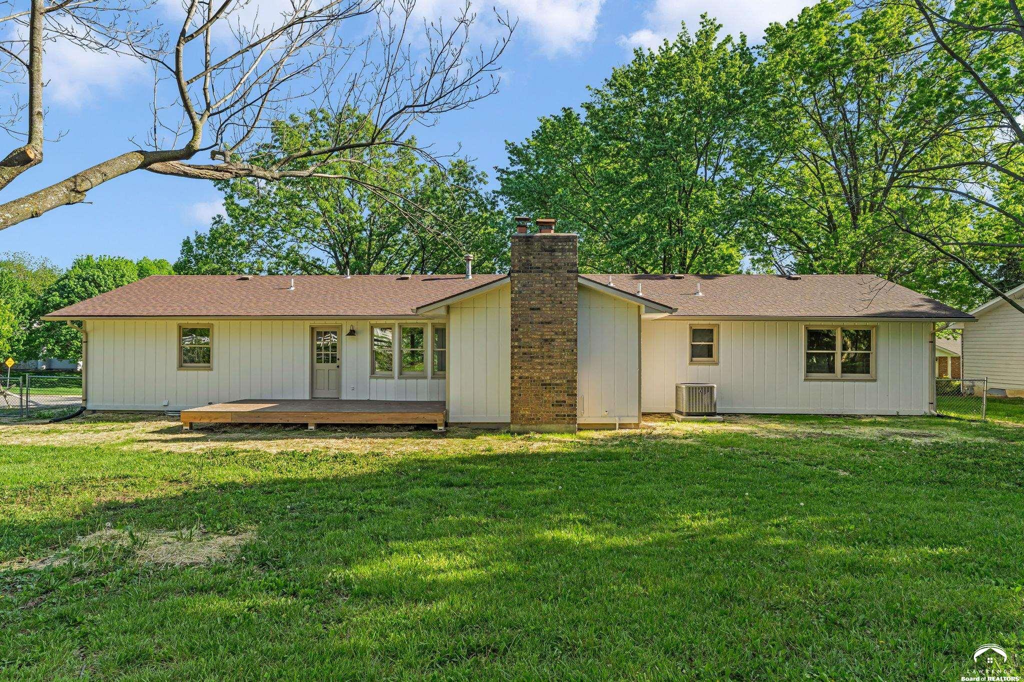 2600 Oxford Road Lawrence, KS 66049 - Photo 16 of 19