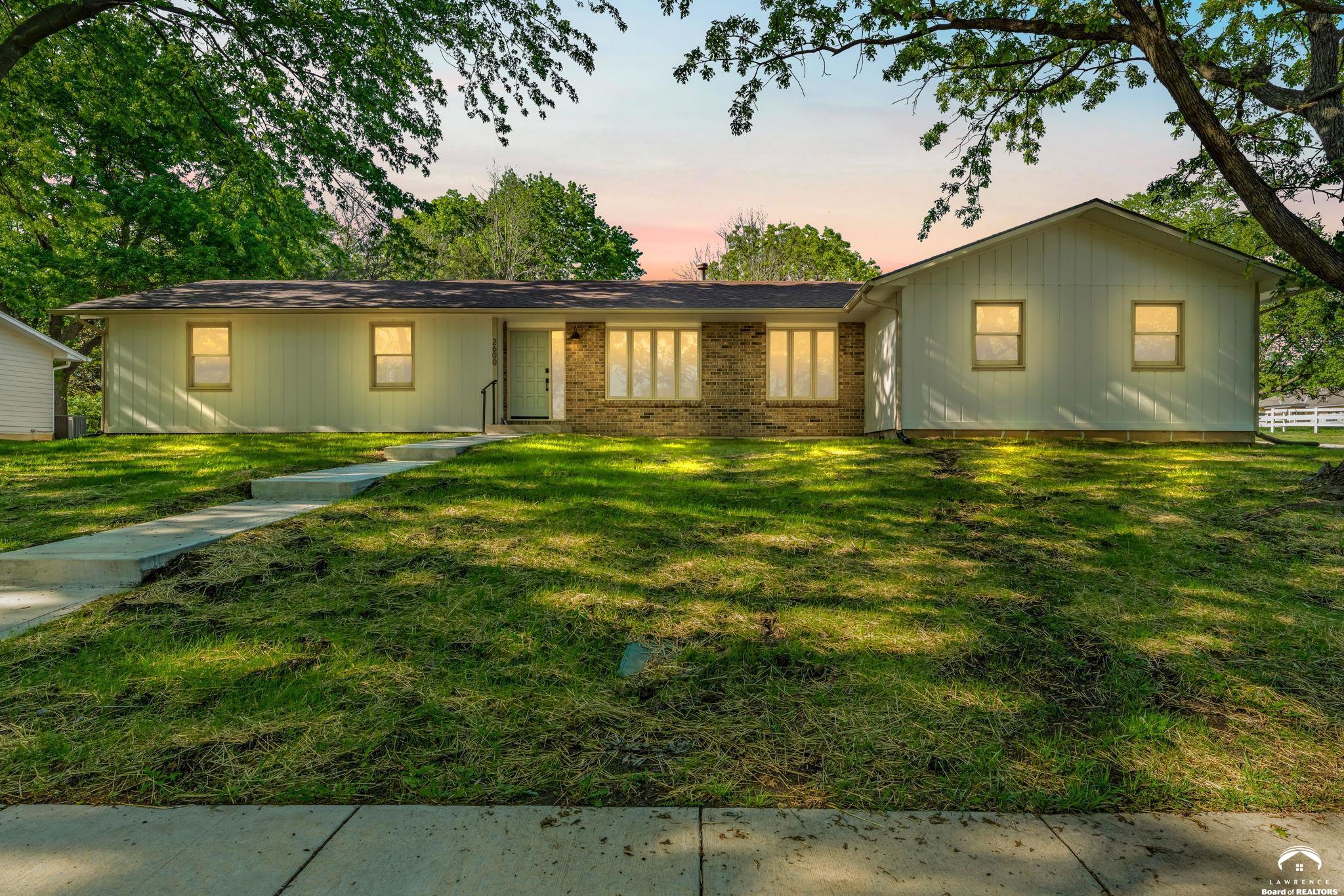 2600 Oxford Road Lawrence, KS 66049 - Photo 2 of 19
