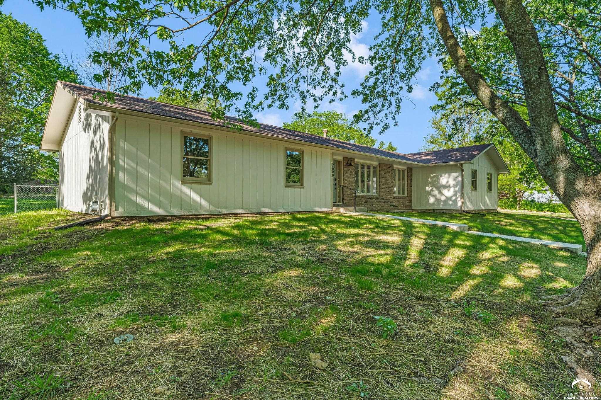 2600 Oxford Road Lawrence, KS 66049 - Photo 4 of 19