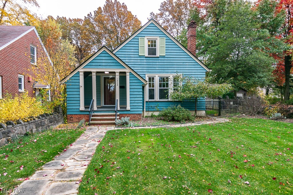1345 Plainfield Road Cleveland, OH 44121 - Photo 4 of 33 She's a beauty!