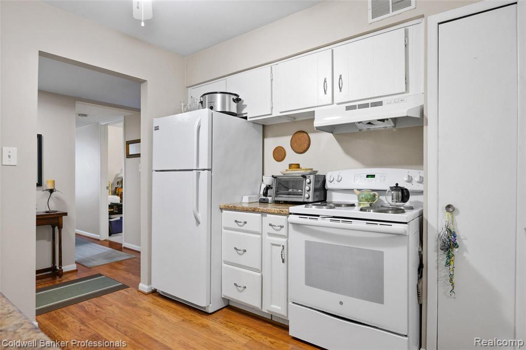 525 East University Drive, Unit 1002 Rochester, MI 48307 - Photo 5 of 12