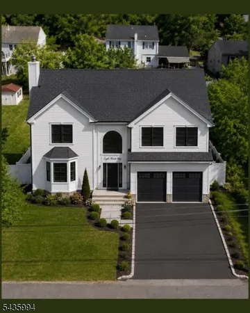 $250,000 | 8 North Way, Hopatcong, NJ 07843