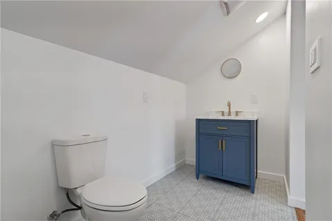 a bathroom with a toilet