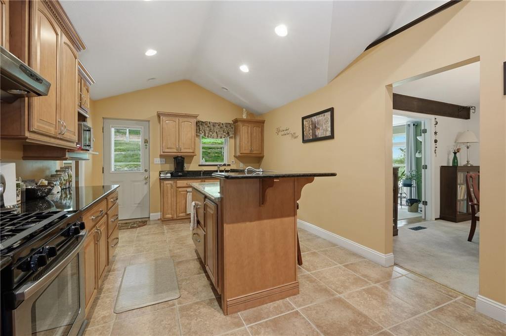 225 Woodcroft Road Baden, PA 15005 - Photo 7 of 43