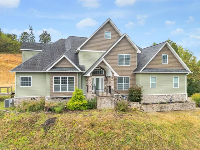 $749,000 | 54 Whispering Pine, Trenton, GA 30752