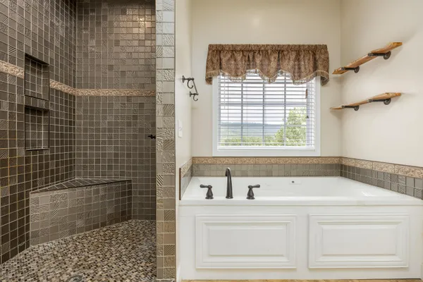 $724,900 | 54 Whispering Pine, Trenton, GA 30752