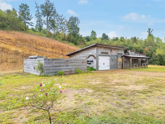 $749,000 | 54 Whispering Pine, Trenton, GA 30752