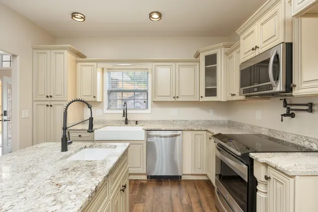 $749,000 | 54 Whispering Pine, Trenton, GA 30752