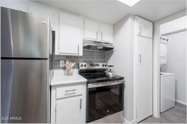 $1,173 | 2311 East Union Hills Drive, Unit 1, Phoenix, AZ 85024