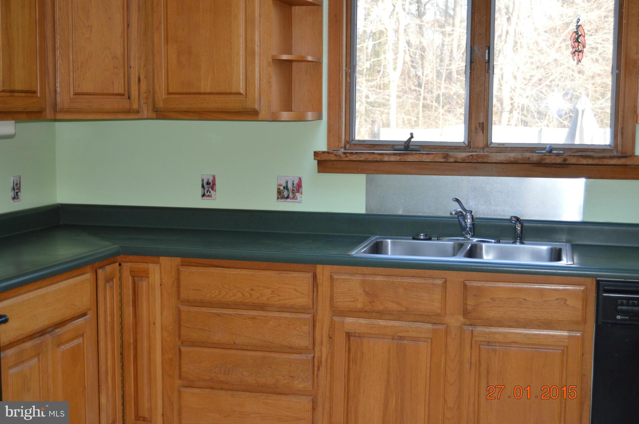 112 River Road Edgewater, MD 21037 - Photo 13 of 22 Kitchen