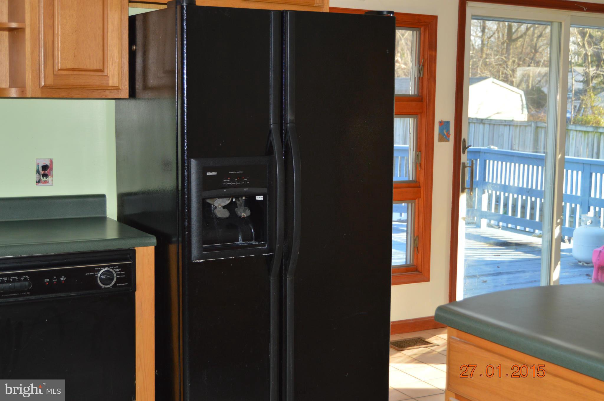 112 River Road Edgewater, MD 21037 - Photo 14 of 22 Kitchen