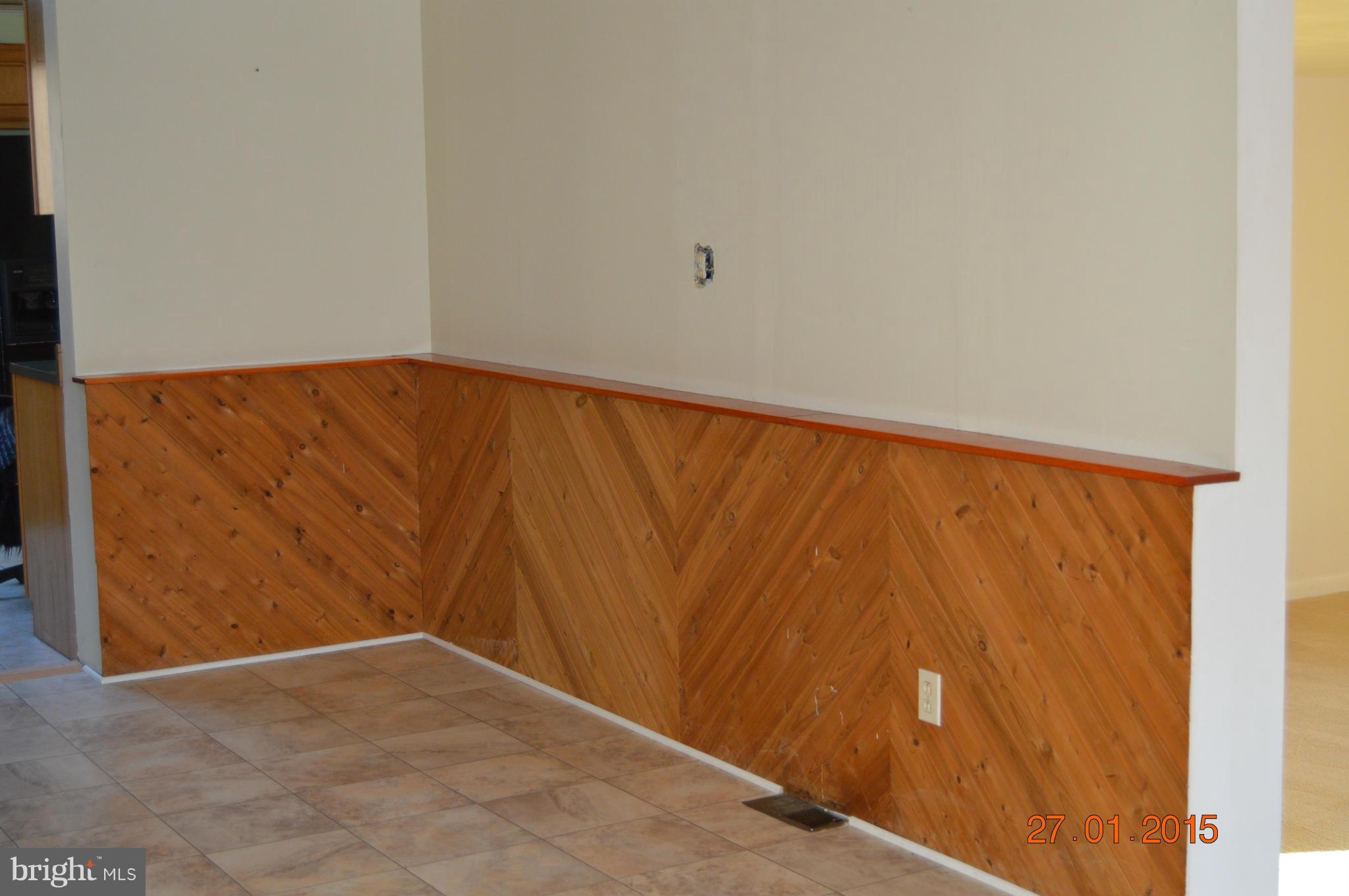 112 River Road Edgewater, MD 21037 - Photo 15 of 22 Dining Room