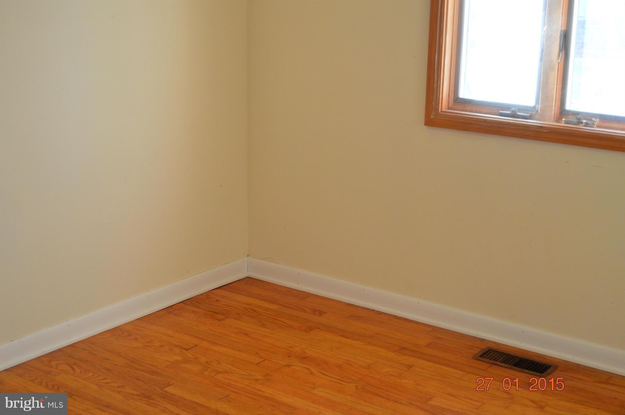 112 River Road Edgewater, MD 21037 - Photo 18 of 22 Bedroom
