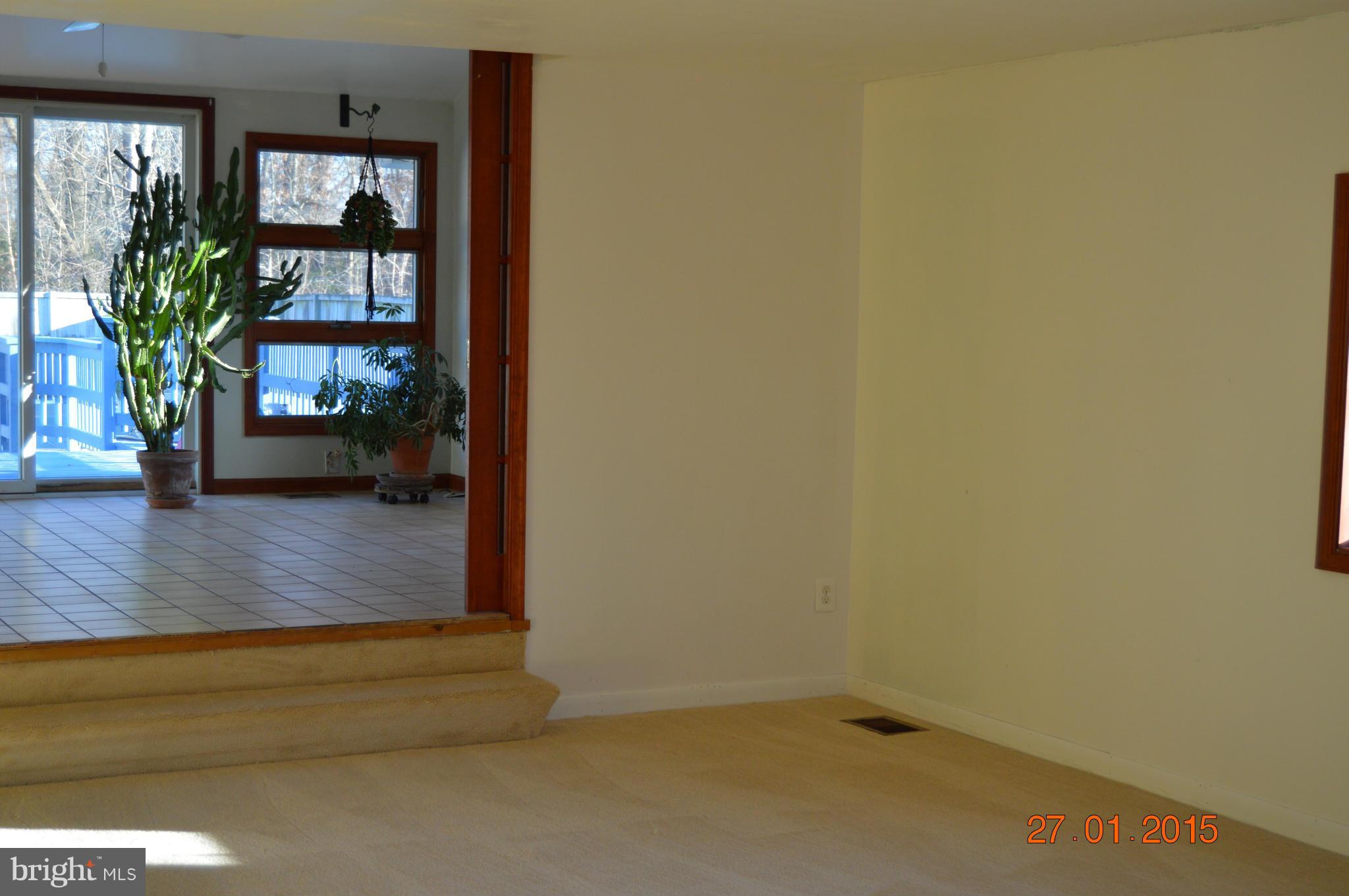 112 River Road Edgewater, MD 21037 - Photo 7 of 22 Family Room