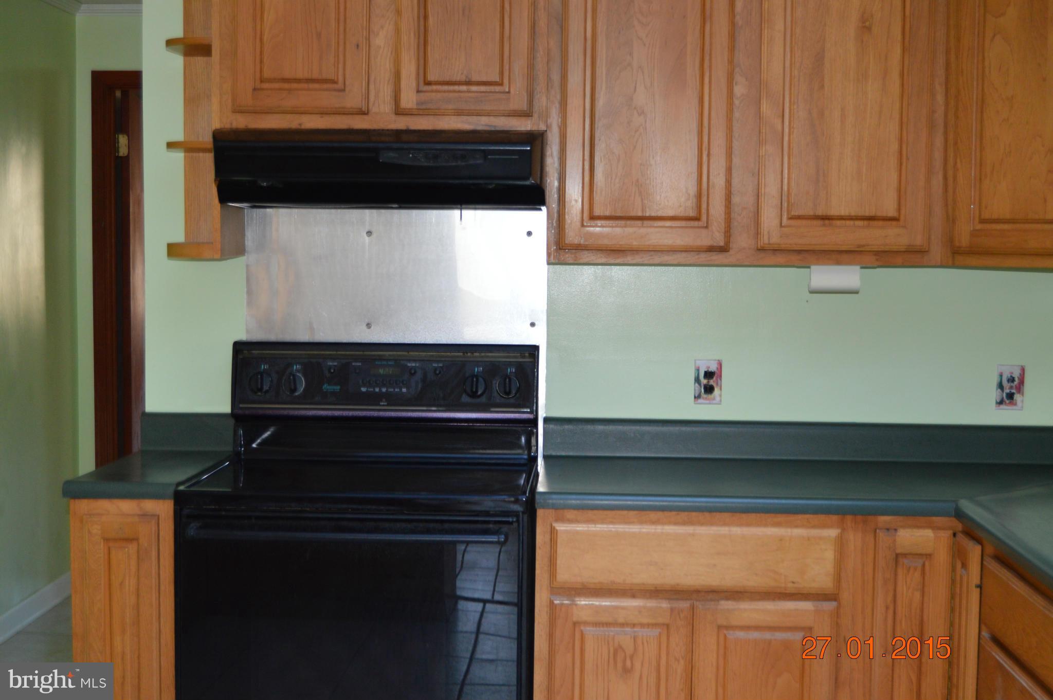 112 River Road Edgewater, MD 21037 - Photo 10 of 22 Kitchen