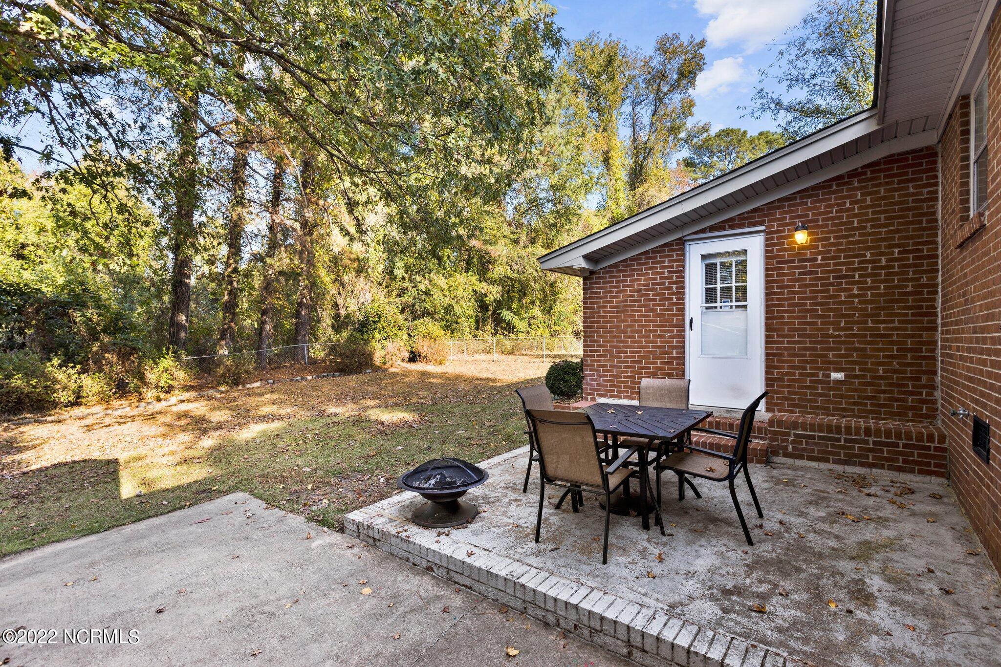 201 Kent Road Greenville, NC 27858 - Photo 13 of 42 13-web-or-mls-IMGL6157