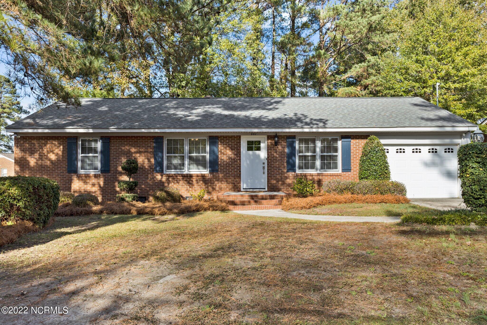 201 Kent Road Greenville, NC 27858 - Photo 2 of 42 2-web-or-mls-IMGL6147