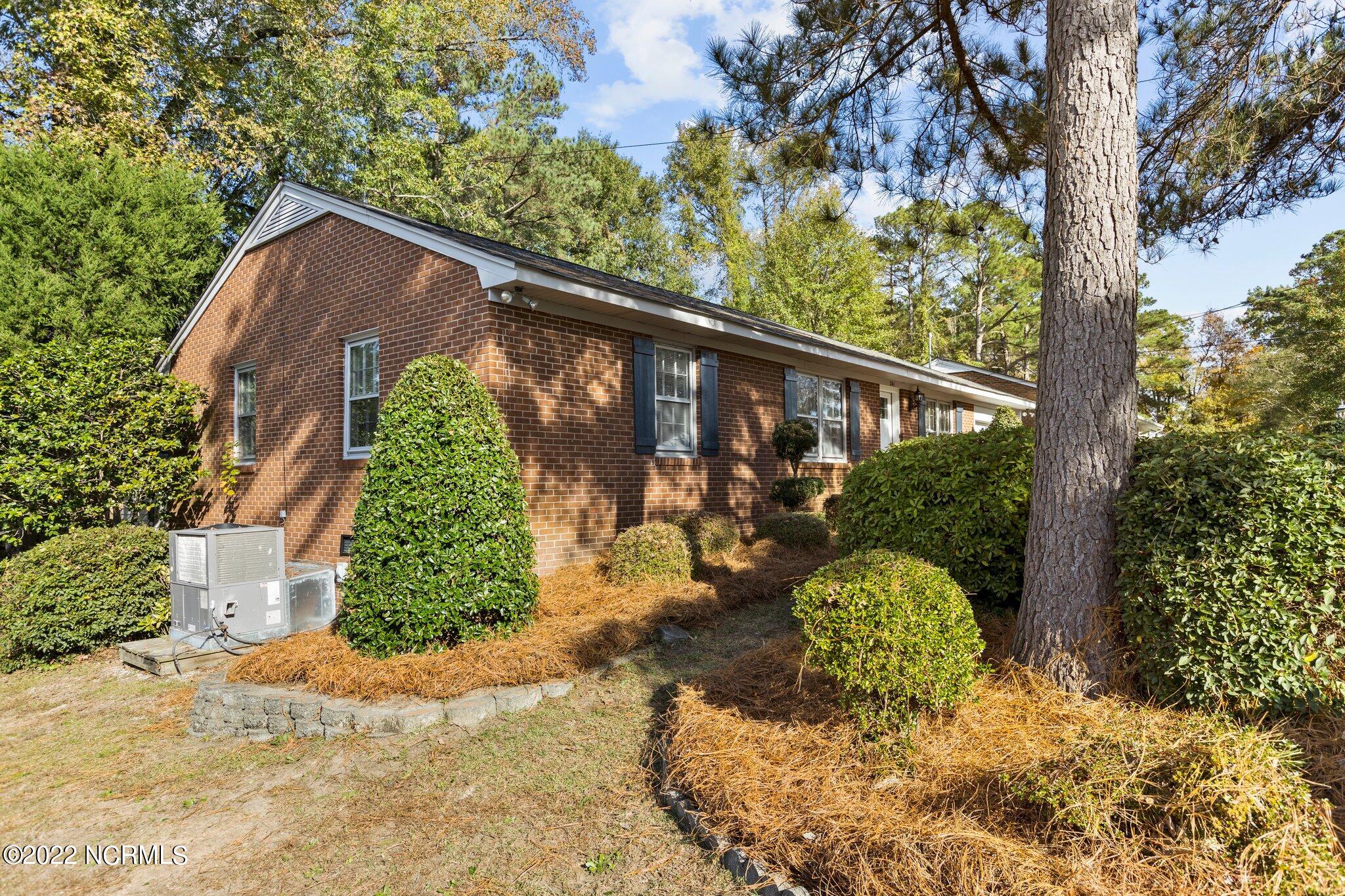 201 Kent Road Greenville, NC 27858 - Photo 6 of 42 6-web-or-mls-IMGL6148