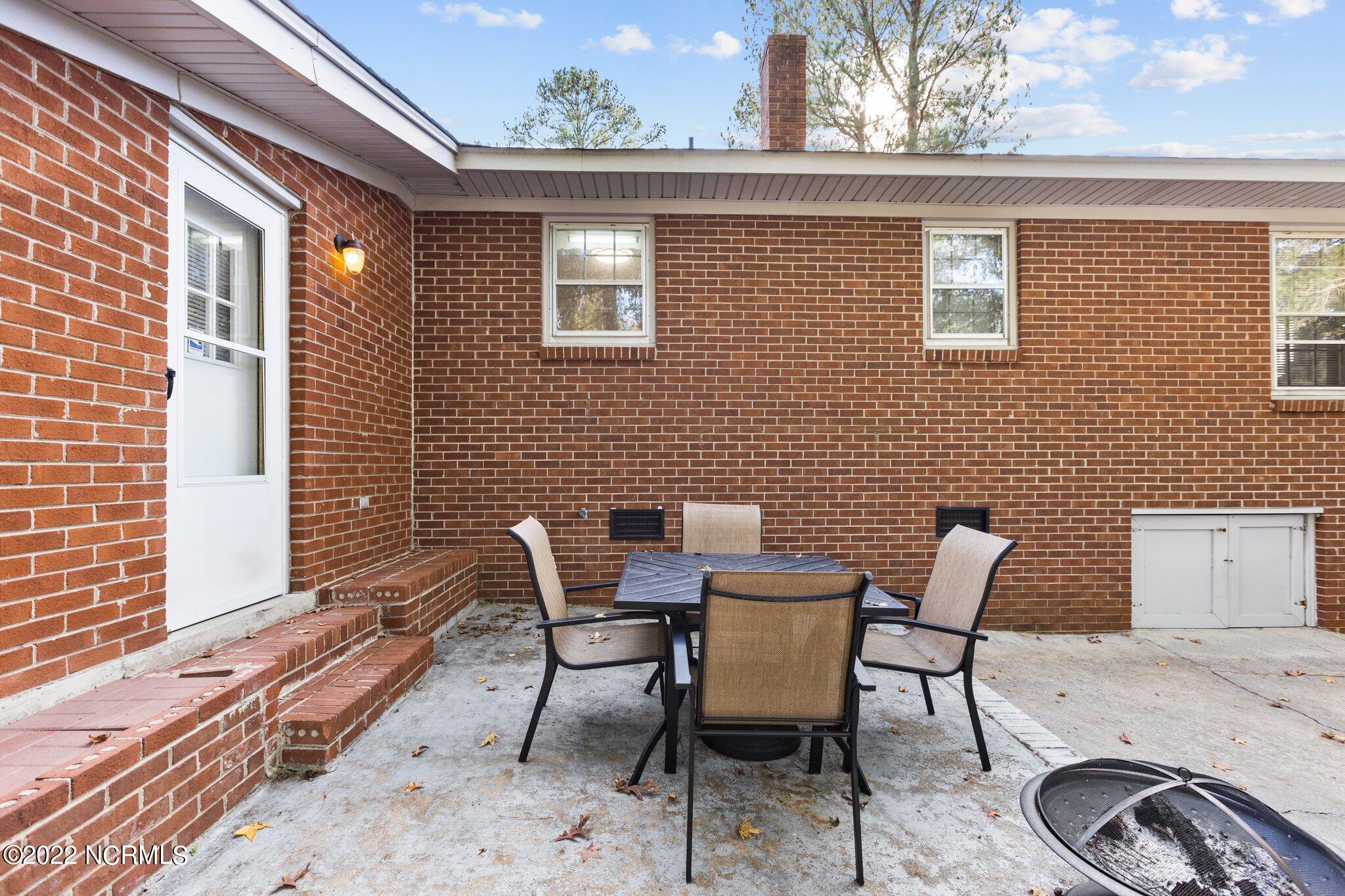 201 Kent Road Greenville, NC 27858 - Photo 10 of 42 10-web-or-mls-IMGL6155