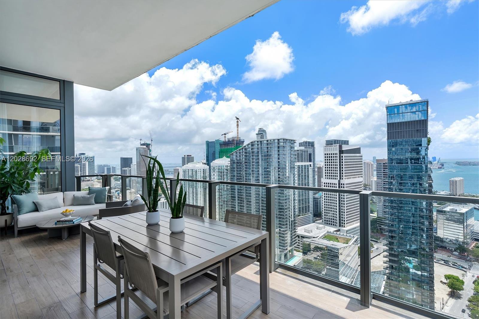 88 Southwest 7th Street, Unit 4001 Miami, FL 33130 - Photo 60 of 75
