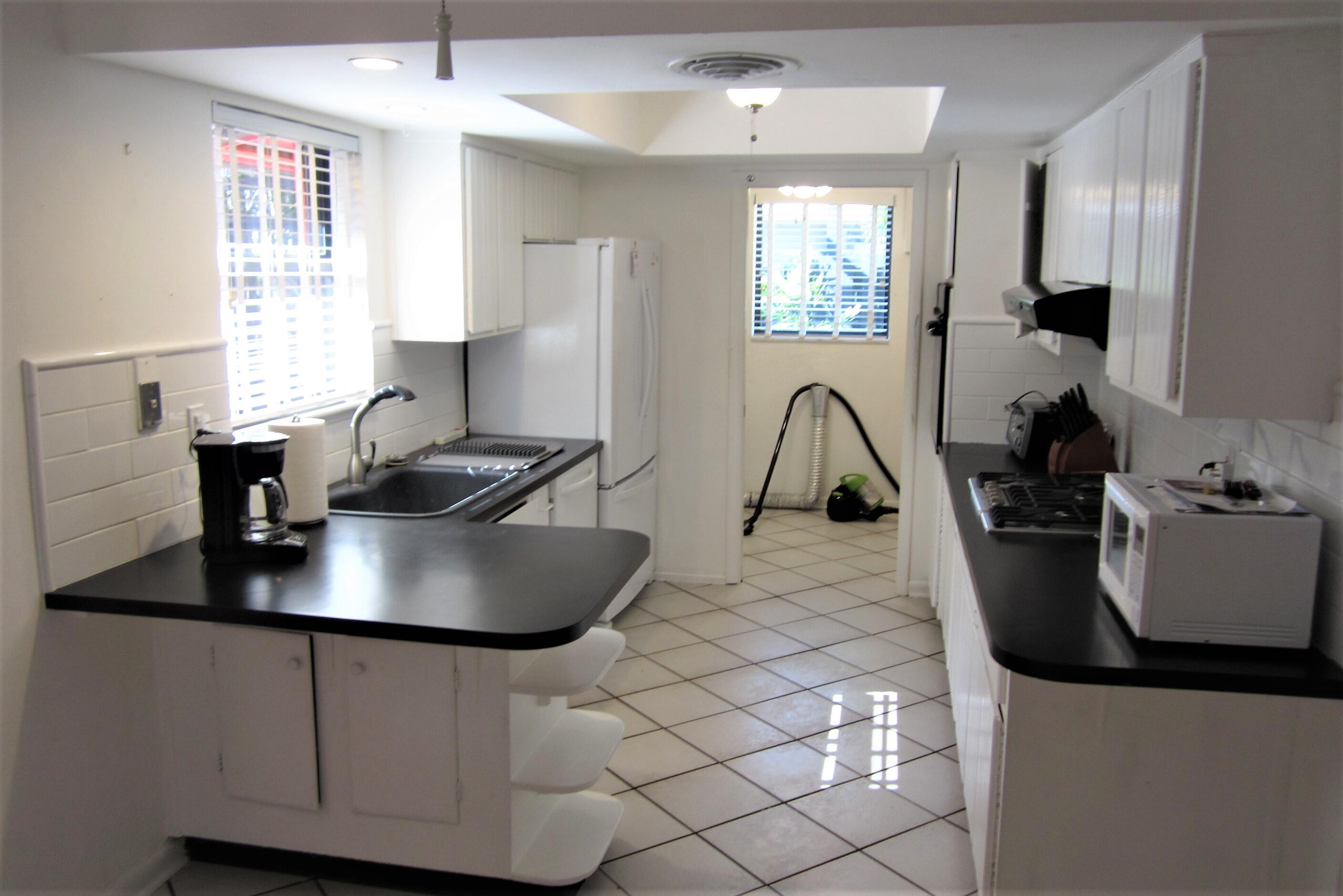 1250 Southwest 4th Street Boca Raton, FL 33486 - Photo 15 of 47 kitchen
