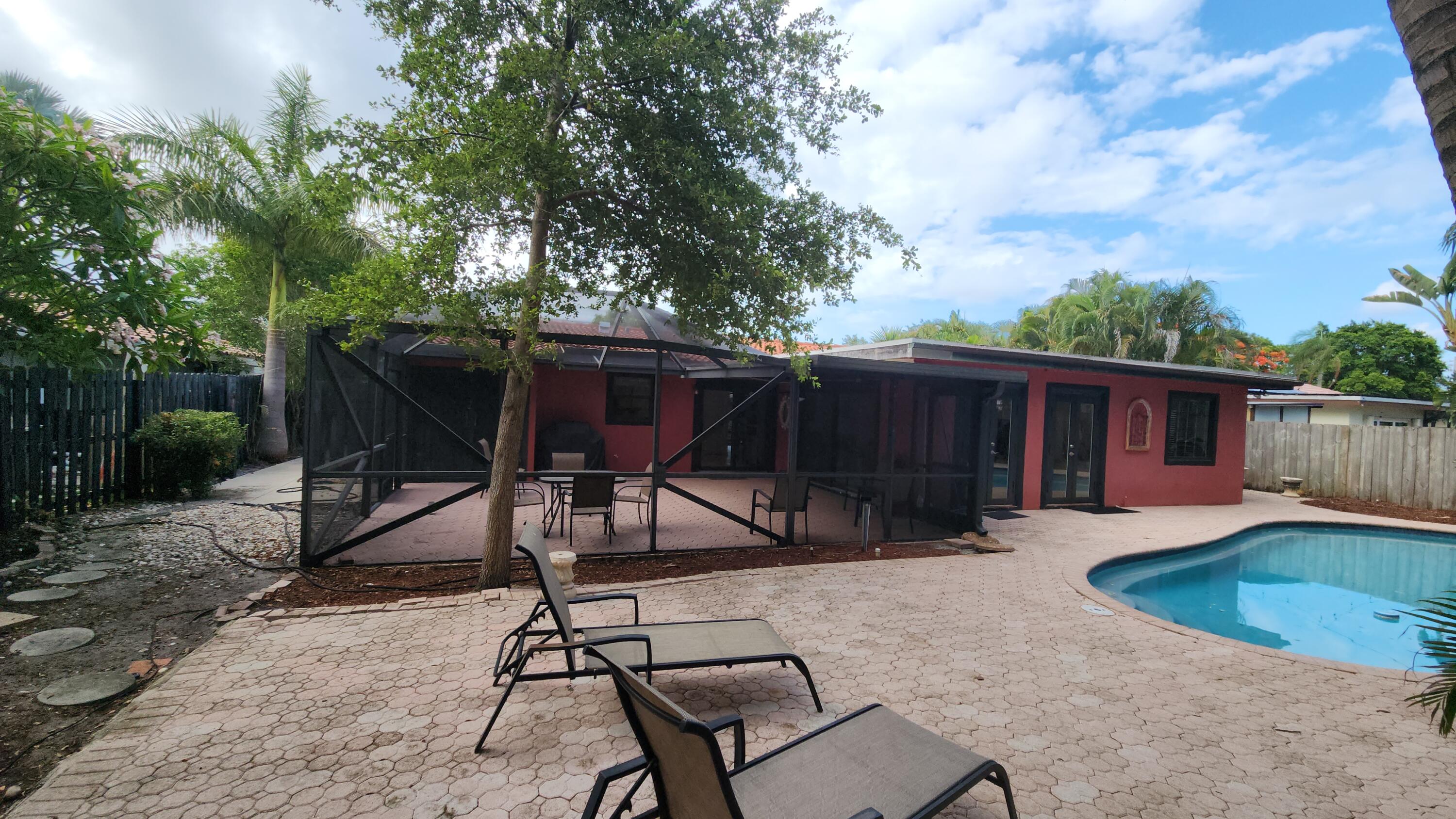 1250 Southwest 4th Street Boca Raton, FL 33486 - Photo 42 of 47 backyard